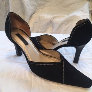 Unisa black suede heels with white stitching 9.5